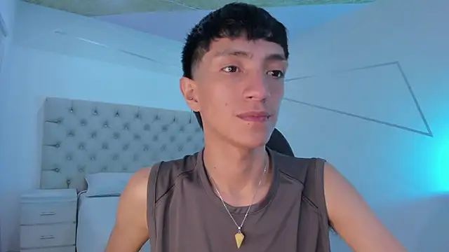 Snapshot of DereckCooperr chatting on 10/30/25, 10:43 DereckCooperr online show from 10/30/25, 10:43