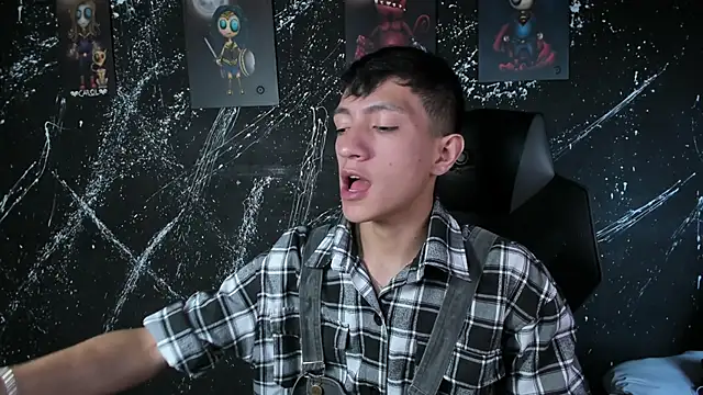 Snapshot of DereckCooperr chatting on 04/07/26, 10:20 DereckCooperr online show from 04/07/26, 10:20