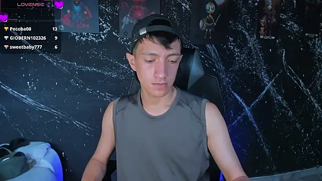 Snapshot of DereckCooperr chatting on 04/10/26, 08:46 DereckCooperr online show from 04/10/26, 08:46