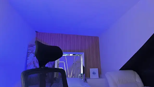 Snapshot of DereckCooperr chatting on 04/16/26, 09:39 DereckCooperr online show from 04/16/26, 09:39