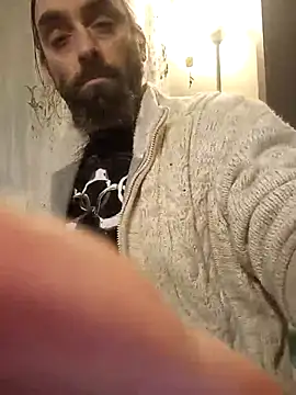 Snapshot of teekoine1 chatting on 03/15/25, 11:06 teekoine1 online show from 03/15/25, 11:06