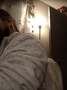 Snapshot of teekoine1 chatting on 10/15/25, 08:42 teekoine1 online show from 10/15/25, 08:42