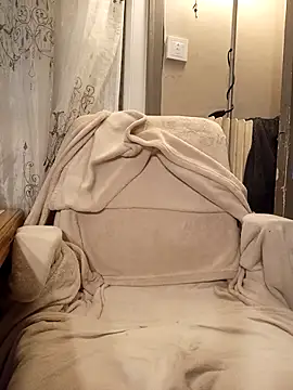 Snapshot of teekoine1 chatting on 11/21/25, 04:11 teekoine1 online show from 11/21/25, 04:11