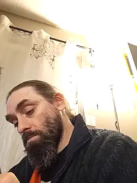 Snapshot of teekoine1 chatting on 12/01/25, 01:10 teekoine1 online show from 12/01/25, 01:10