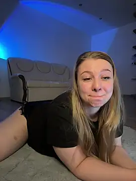 Snapshot of freiiaflower chatting on 04/12/26, 03:22 freiiaflower online show from 04/12/26, 03:22