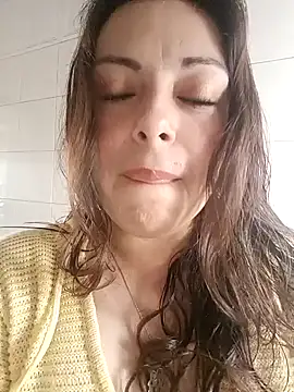 Snapshot of seherlatin chatting on 01/27/25, 06:52 seherlatin online show from 01/27/25, 06:52