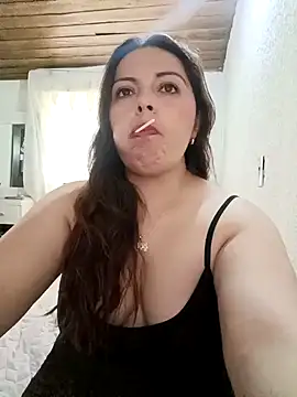 Snapshot of seherlatin chatting on 02/08/25, 10:19 seherlatin online show from 02/08/25, 10:19