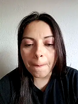 Snapshot of seherlatin chatting on 02/18/25, 10:03 seherlatin online show from 02/18/25, 10:03