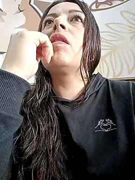 Snapshot of seherlatin chatting on 02/23/25, 04:13 seherlatin online show from 02/23/25, 04:13