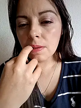 Snapshot of seherlatin chatting on 03/09/25, 08:31 seherlatin online show from 03/09/25, 08:31