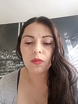 Snapshot of seherlatin chatting on 03/11/25, 06:41 seherlatin online show from 03/11/25, 06:41