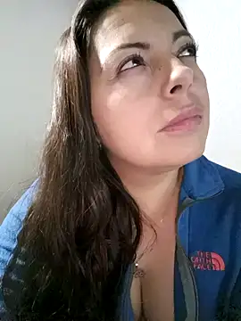 Snapshot of seherlatin chatting on 03/13/25, 02:38 seherlatin online show from 03/13/25, 02:38