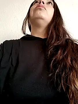 Snapshot of seherlatin chatting on 03/16/25, 08:54 seherlatin online show from 03/16/25, 08:54