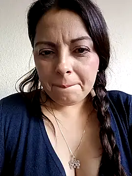 Snapshot of seherlatin chatting on 03/17/25, 10:06 seherlatin online show from 03/17/25, 10:06