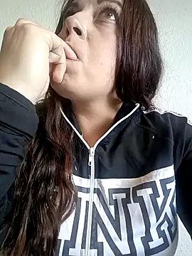 Snapshot of seherlatin chatting on 03/21/25, 05:34 seherlatin online show from 03/21/25, 05:34