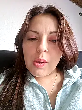 Snapshot of seherlatin chatting on 10/11/25, 05:44 seherlatin online show from 10/11/25, 05:44