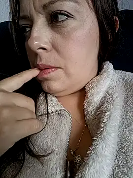 Snapshot of seherlatin chatting on 10/12/25, 05:12 seherlatin online show from 10/12/25, 05:12