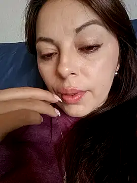 Snapshot of seherlatin chatting on 10/19/25, 03:56 seherlatin online show from 10/19/25, 03:56