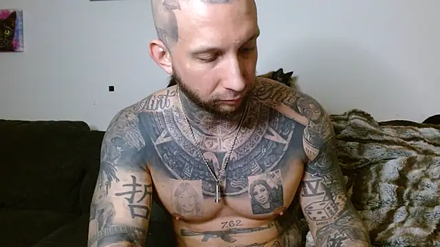 Snapshot of bobbybacala91 chatting on 03/21/25, 12:40 bobbybacala91 online show from 03/21/25, 12:40