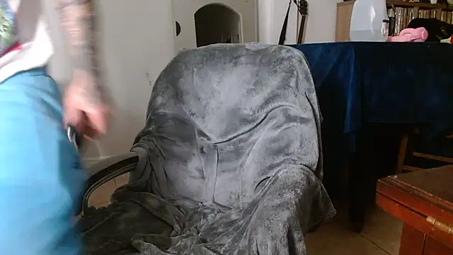 Snapshot of bobbybacala91 chatting on 09/27/25, 09:58 bobbybacala91 online show from 09/27/25, 09:58