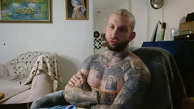 Snapshot of bobbybacala91 chatting on 10/04/25, 04:43 bobbybacala91 online show from 10/04/25, 04:43