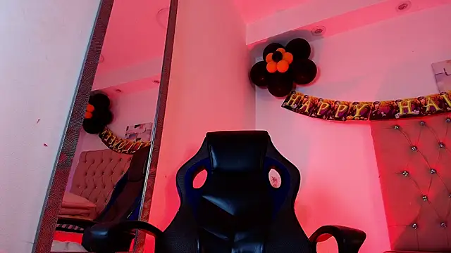 Snapshot of Katy_Van chatting on 10/19/25, 08:53 Katy Van online show from 10/19/25, 08:53