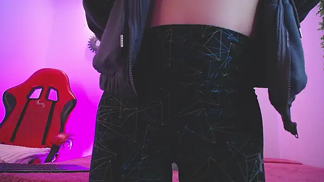 Snapshot of Katy_Van chatting on 11/22/25, 08:52 Katy Van online show from 11/22/25, 08:52