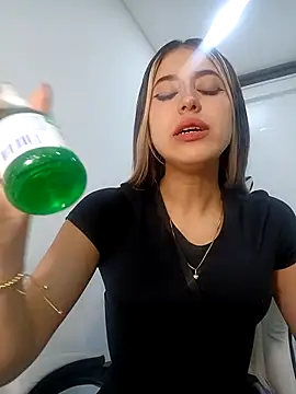 Snapshot of eva-2023 chatting on 03/31/26, 02:24 eva-2023 online show from 03/31/26, 02:24