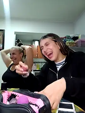 Snapshot of eva-2023 chatting on 04/17/26, 02:03 eva-2023 online show from 04/17/26, 02:03