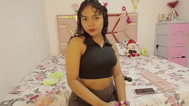 Winnifer Gonzal online show from 05/05/26, 03:47
