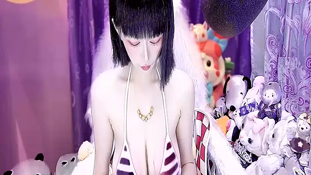 Snapshot of kumamon- chatting on 10/21/25, 02:18 kumamon- online show from 10/21/25, 02:18