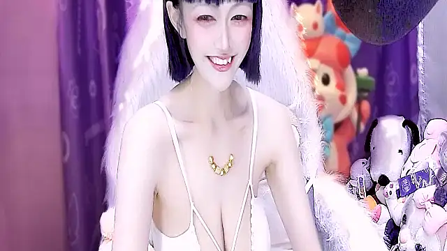 Snapshot of kumamon- chatting on 11/13/25, 03:55 kumamon- online show from 11/13/25, 03:55