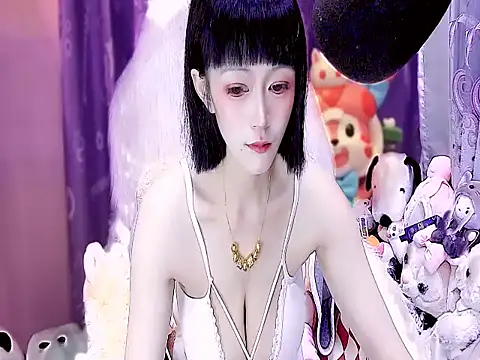 Snapshot of kumamon- chatting on 12/15/25, 02:32 kumamon- online show from 12/15/25, 02:32