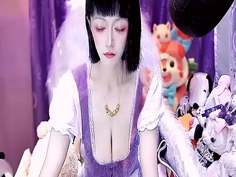 Snapshot of kumamon- chatting on 12/19/25, 03:19 kumamon- online show from 12/19/25, 03:19