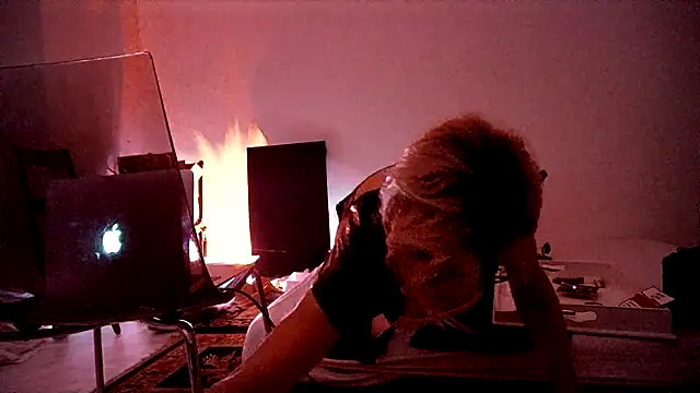 Snapshot of CharlotteVixxens chatting on 02/05/25, 10:12 CharlotteVixxens online show from 02/05/25, 10:12