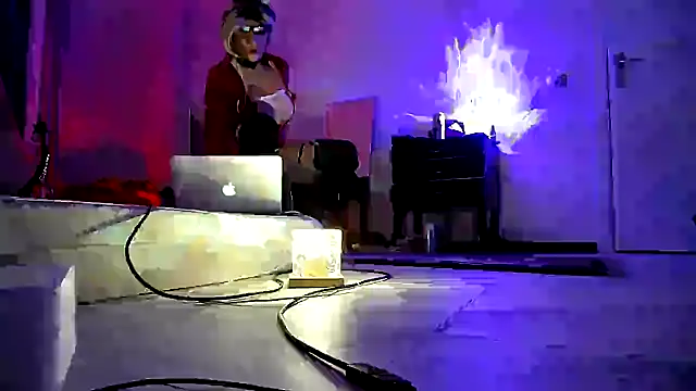 Snapshot of CharlotteVixxens chatting on 02/12/25, 09:22 CharlotteVixxens online show from 02/12/25, 09:22