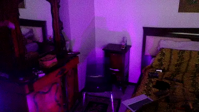 Snapshot of CharlotteVixxens chatting on 04/21/26, 12:56 CharlotteVixxens online show from 04/21/26, 12:56