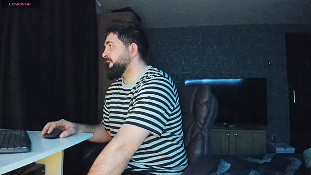 Snapshot of Eduu2322 chatting on 01/01/25, 10:03 Eduu2322 online show from 01/01/25, 10:03