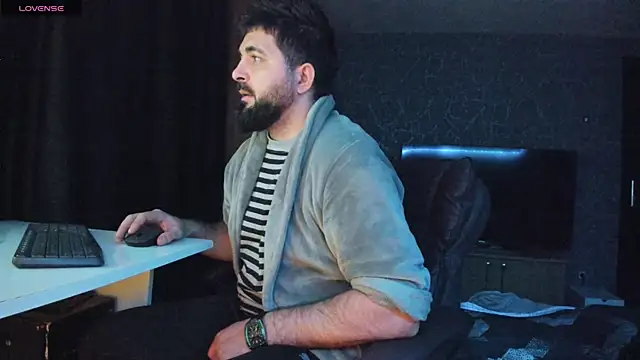 Snapshot of Eduu2322 chatting on 01/02/25, 01:06 Eduu2322 online show from 01/02/25, 01:06