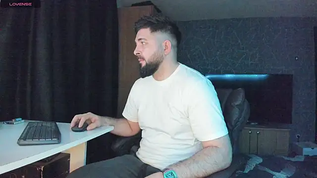 Snapshot of Eduu2322 chatting on 01/11/25, 10:18 Eduu2322 online show from 01/11/25, 10:18