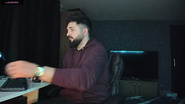 Snapshot of Eduu2322 chatting on 01/17/25, 11:18 Eduu2322 online show from 01/17/25, 11:18