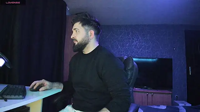 Snapshot of Eduu2322 chatting on 01/24/25, 10:30 Eduu2322 online show from 01/24/25, 10:30