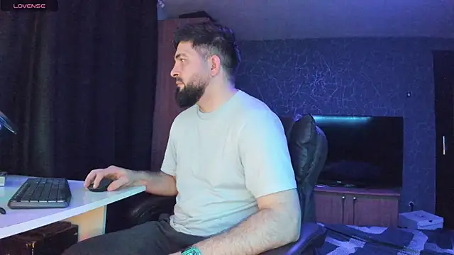 Snapshot of Eduu2322 chatting on 01/25/25, 09:35 Eduu2322 online show from 01/25/25, 09:35