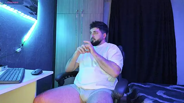 Snapshot of Eduu2322 chatting on 01/29/25, 10:22 Eduu2322 online show from 01/29/25, 10:22