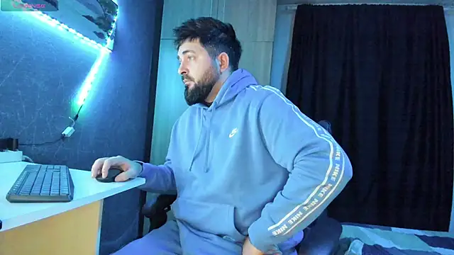 Snapshot of Eduu2322 chatting on 02/06/25, 11:04 Eduu2322 online show from 02/06/25, 11:04