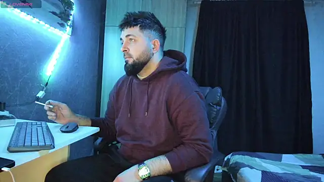 Snapshot of Eduu2322 chatting on 02/14/25, 10:36 Eduu2322 online show from 02/14/25, 10:36