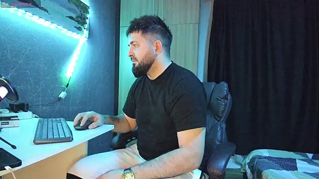 Snapshot of Eduu2322 chatting on 02/18/25, 10:58 Eduu2322 online show from 02/18/25, 10:58