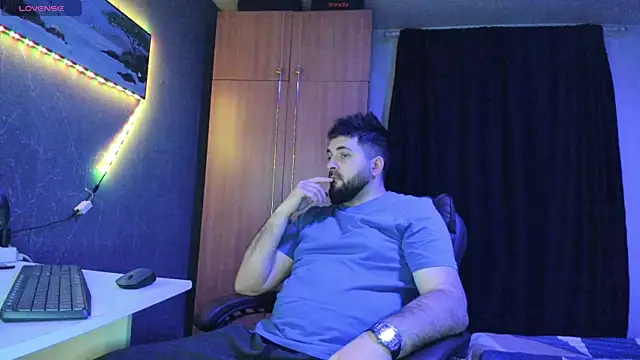 Snapshot of Eduu2322 chatting on 02/20/25, 10:37 Eduu2322 online show from 02/20/25, 10:37