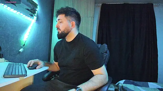 Snapshot of Eduu2322 chatting on 02/22/25, 10:31 Eduu2322 online show from 02/22/25, 10:31