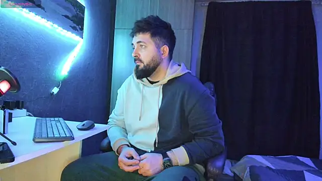 Snapshot of Eduu2322 chatting on 02/26/25, 10:42 Eduu2322 online show from 02/26/25, 10:42